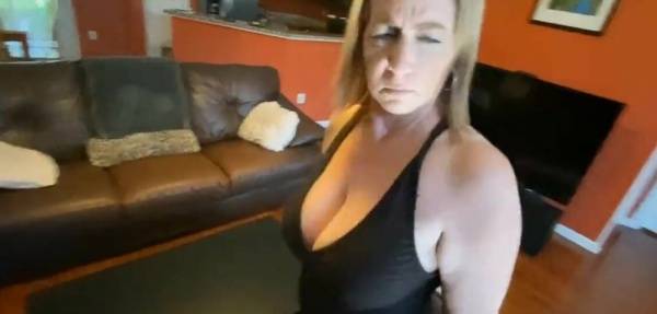 Ditzy Stepmom Gets Workout Tips From Stepson - Danni Jones on myfanstube.com