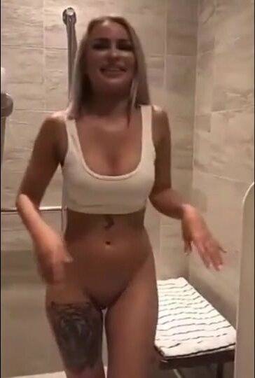 LaynaBoo Masturbating In Shower Porn Video on myfanstube.com