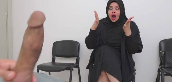 Hijab girl caught me jerking off in Doctor's waiting room.- SHE IS SURPRISED ! on myfanstube.com